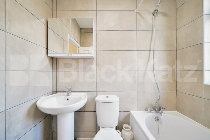 Refurbished throughout, flooded with natural light & beautiful mature garden  St. Barnabas Road, Tooting